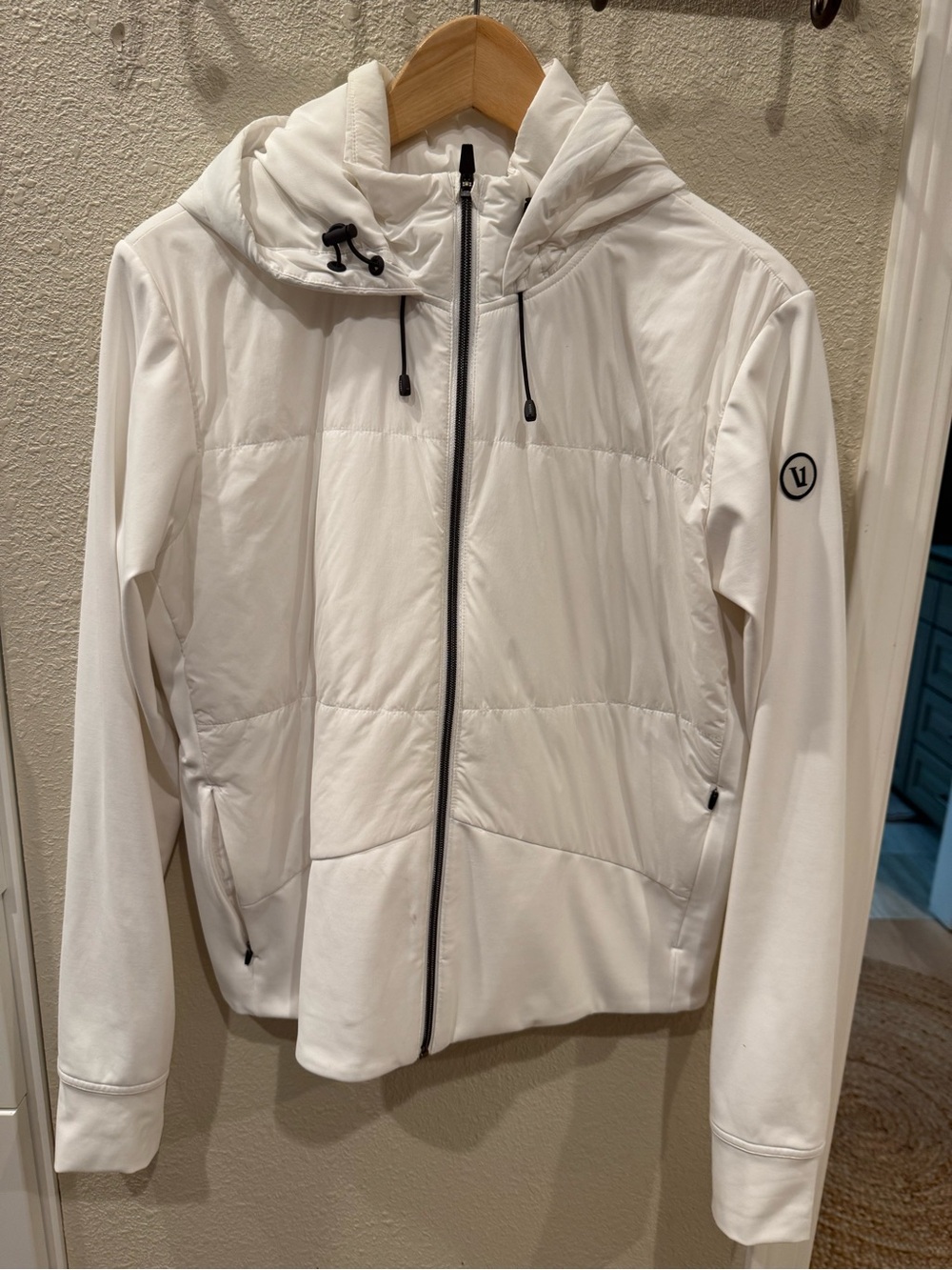 Vuori White Hooded Quilted Puffer Jacket